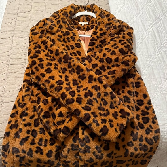 A.Peach Leopard Print Plush Jacket, Size L - Picture 5 of 5
